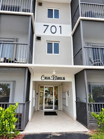 $2,350 | 701 Northeast 1st Court, Unit 210, Hallandale Beach, FL 33009