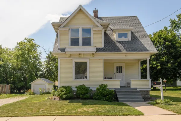 $275,000 | 410 South Montgomery Street, Watertown, WI 53094