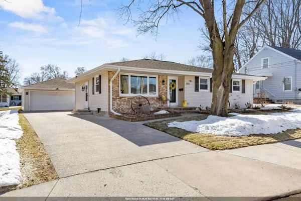 $299,900 | 125 Mckinley Street, Kaukauna, WI 54130