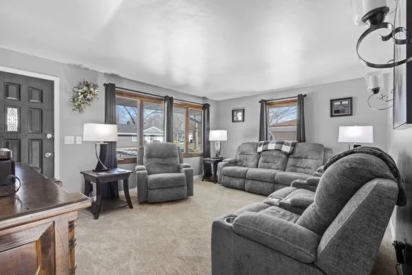 $299,900 | 125 Mckinley Street, Kaukauna, WI 54130