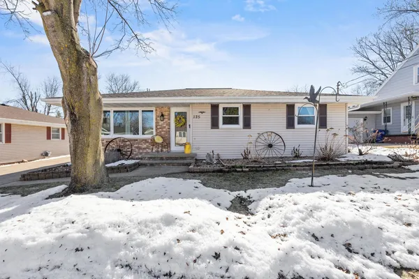 $299,900 | 125 Mckinley Street, Kaukauna, WI 54130