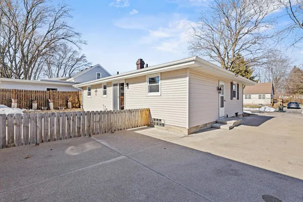 $299,900 | 125 Mckinley Street, Kaukauna, WI 54130
