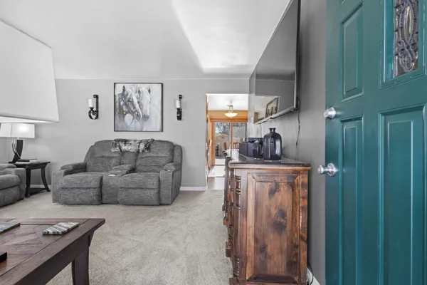 $299,900 | 125 Mckinley Street, Kaukauna, WI 54130