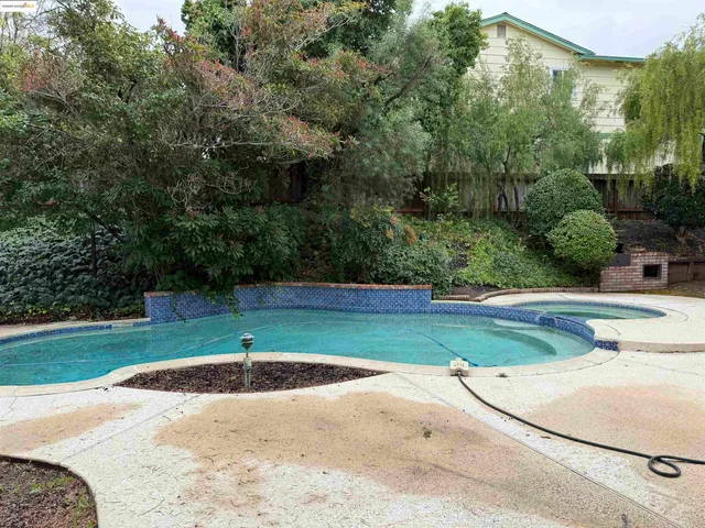 a view of a outdoor space