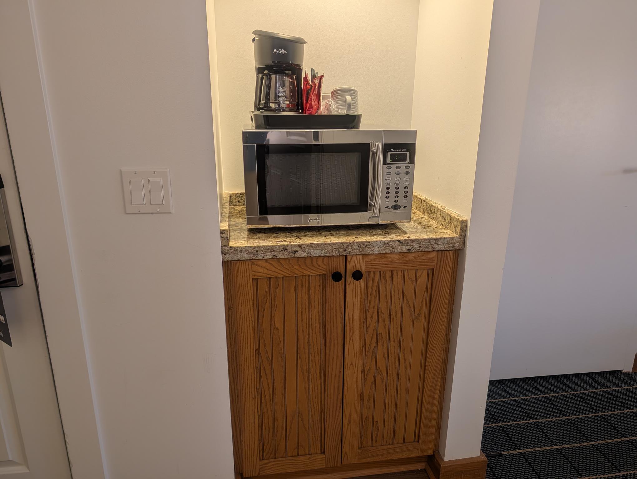 2400 Geneva Street, Unit 1815 Delavan, WI 53115 - Photo 12 of 38 Beverage Center