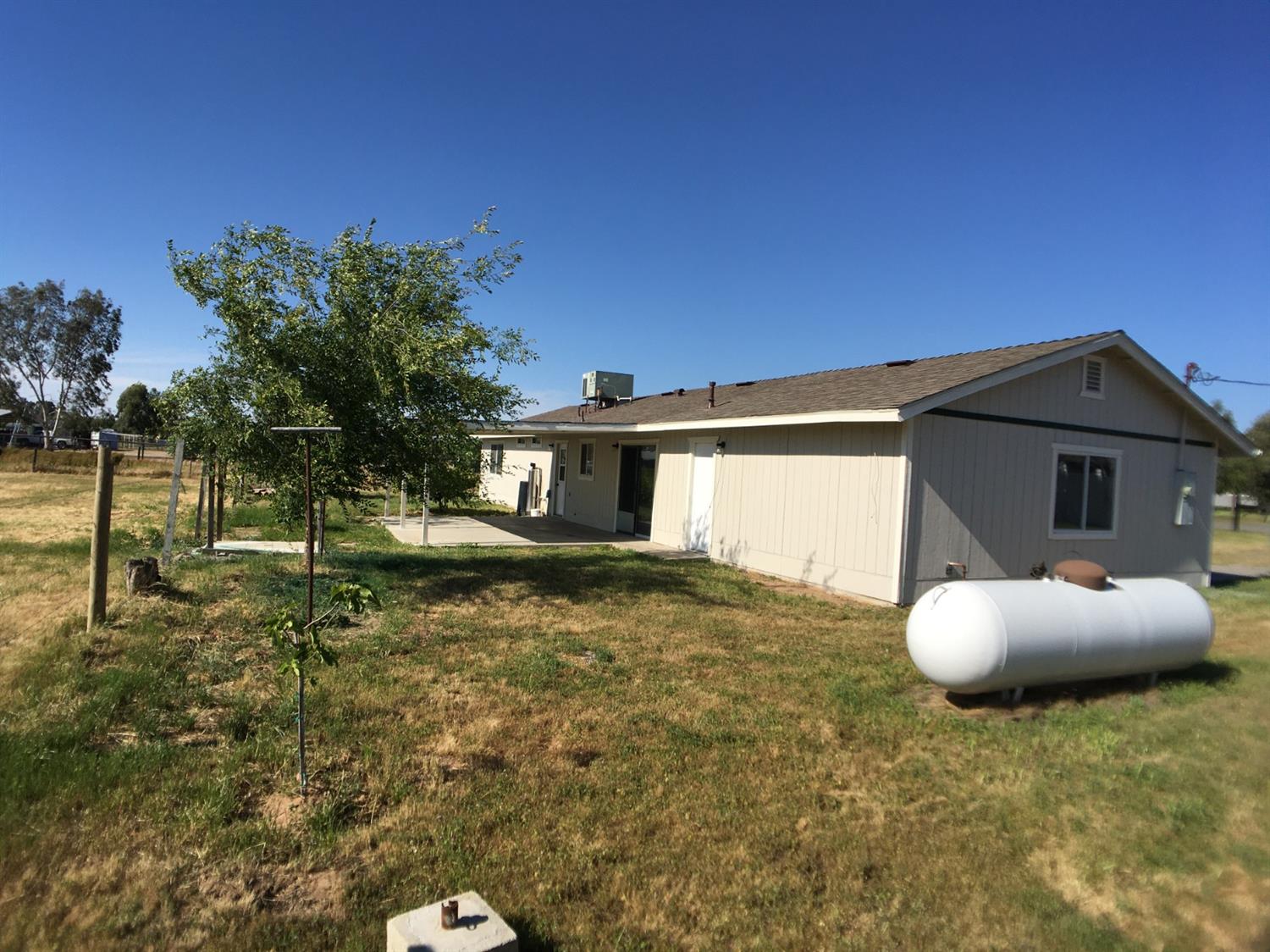 19854 Claremont Road Madera, CA 93638 - Photo 9 of 50 Gallery Image 9