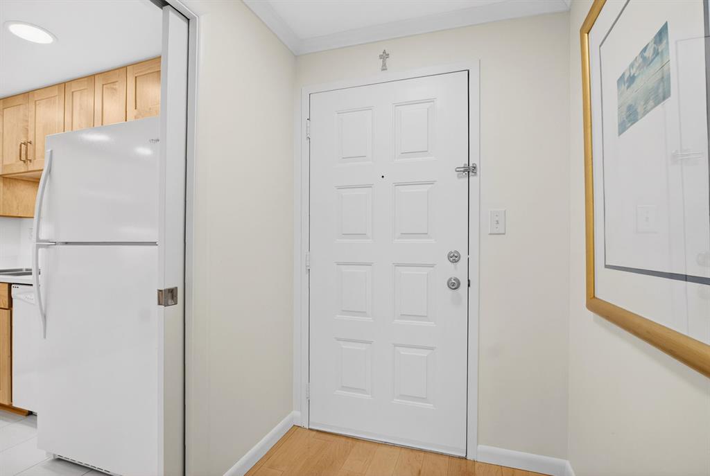 750 Washington Road, Unit 1205 Pittsburgh, PA 15228 - Photo 2 of 46 Entry
