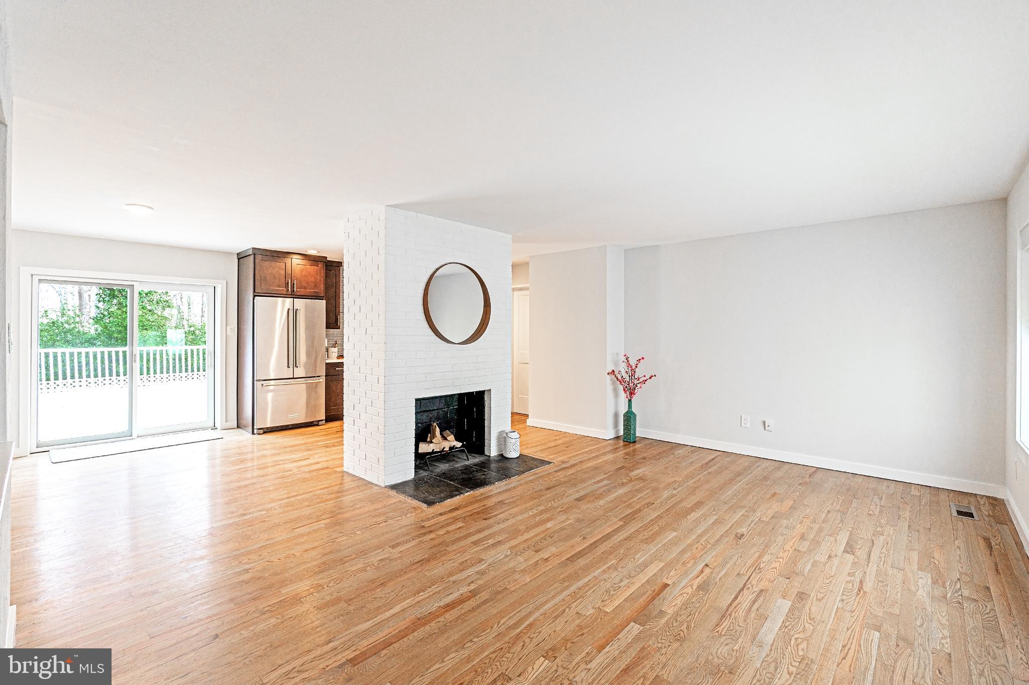 6600 Harwood Place Springfield, VA 22152 - Photo 3 of 47