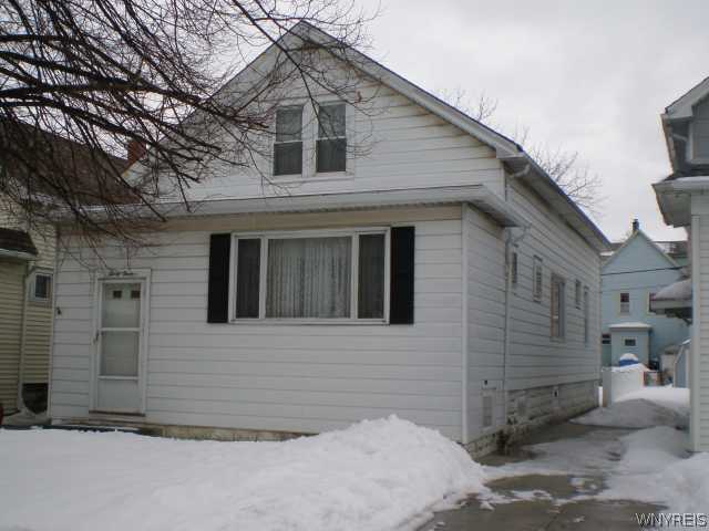 33 Rutland Street Buffalo, NY 14220 - Photo 1 of 1 Exterior Front