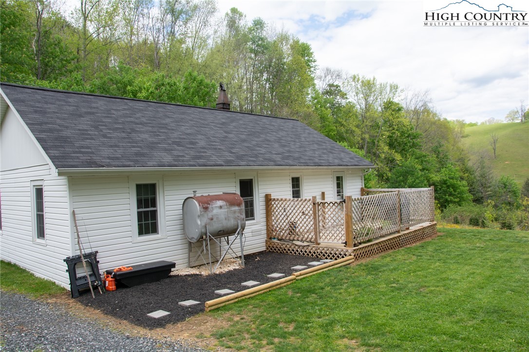 1347 Ed Little Road Warrensville, NC 28693 - Photo 4 of 26 Gallery Image 4