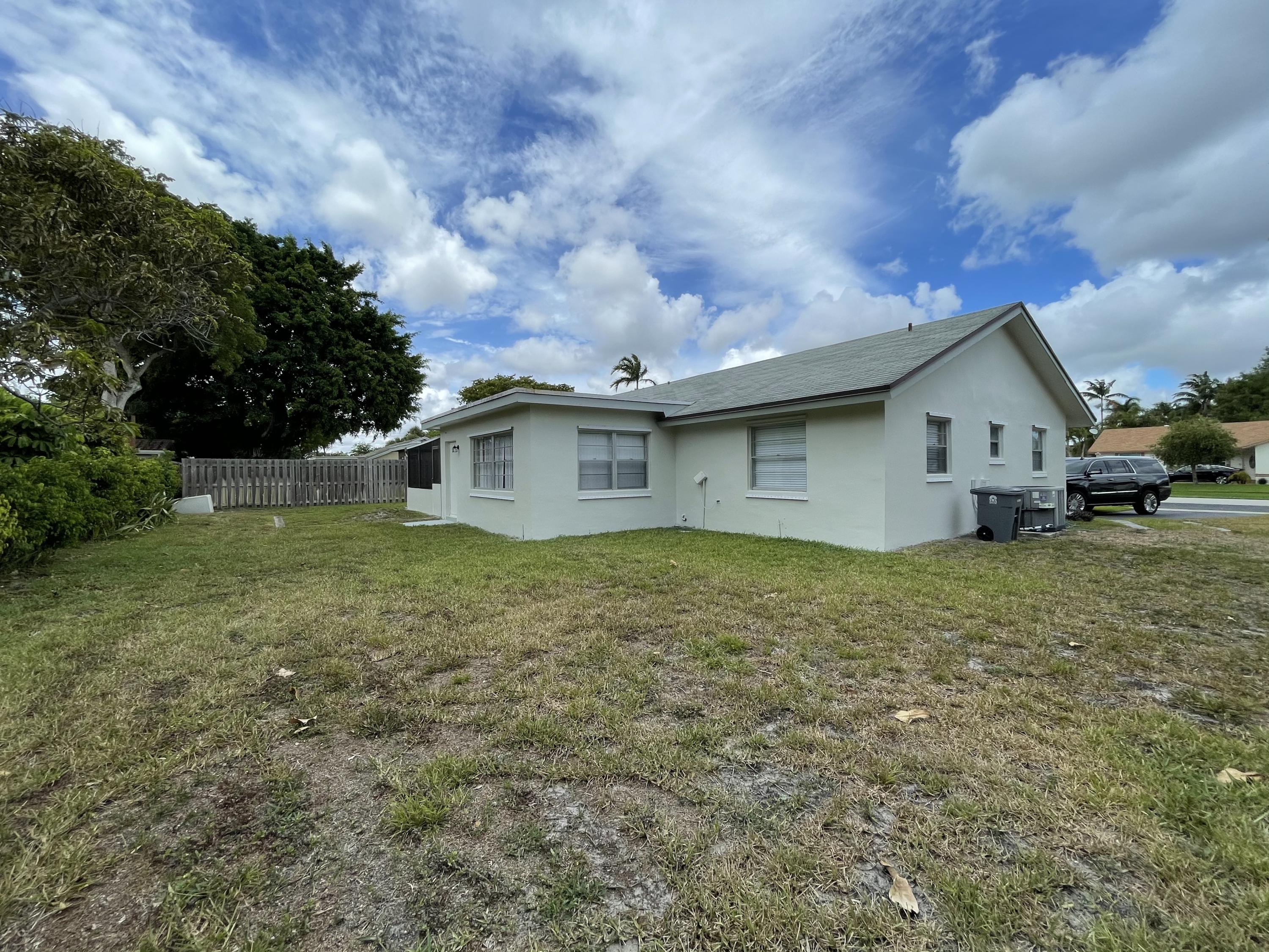 19305 Liberty Road Boca Raton, FL 33434 - Photo 19 of 29 C30D43DB-8276-45A9-B469-72AF4E0CF8BF