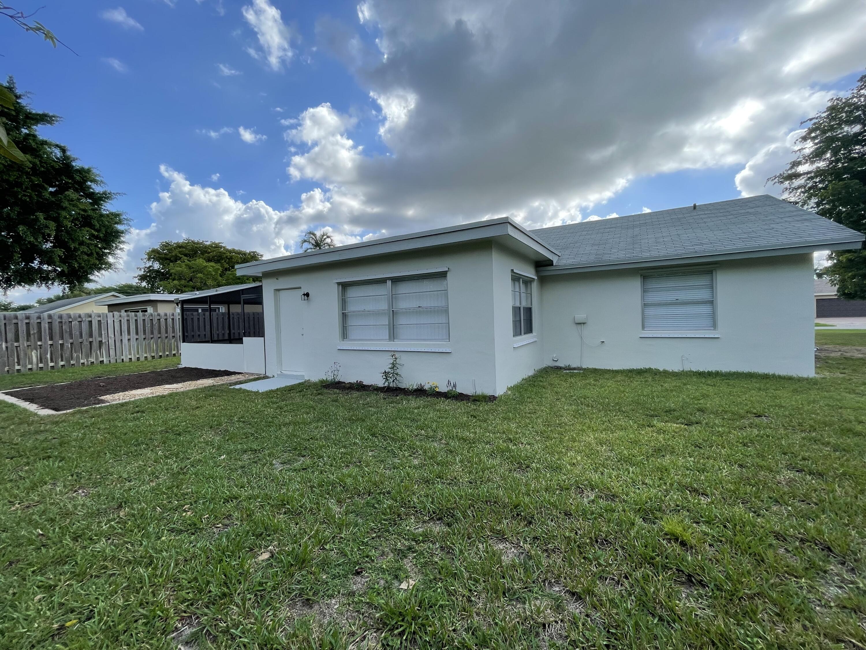 19305 Liberty Road Boca Raton, FL 33434 - Photo 21 of 29 8225685C-0D50-4B16-88C5-7D846A87F2C7