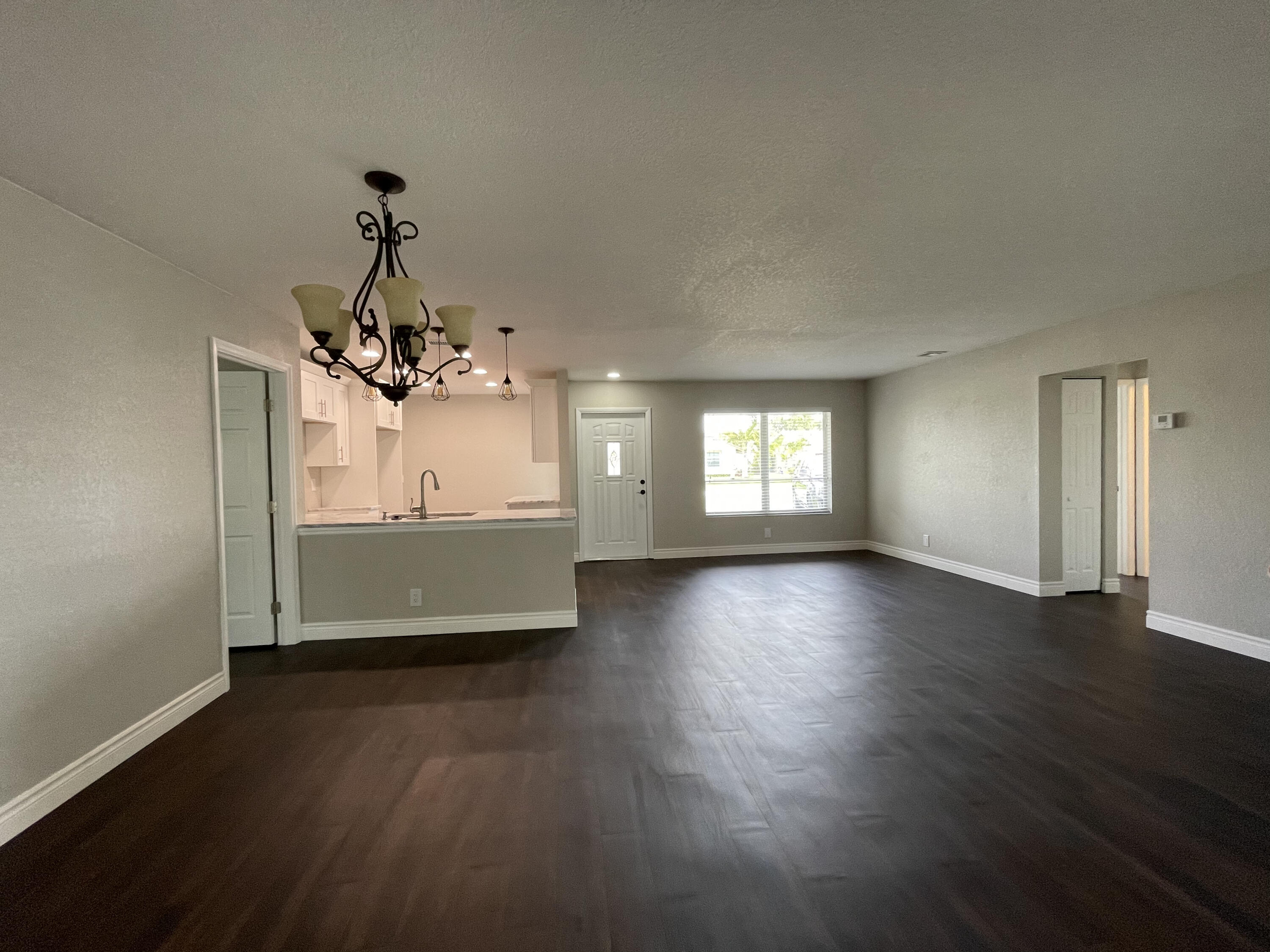 19305 Liberty Road Boca Raton, FL 33434 - Photo 3 of 29 Living room