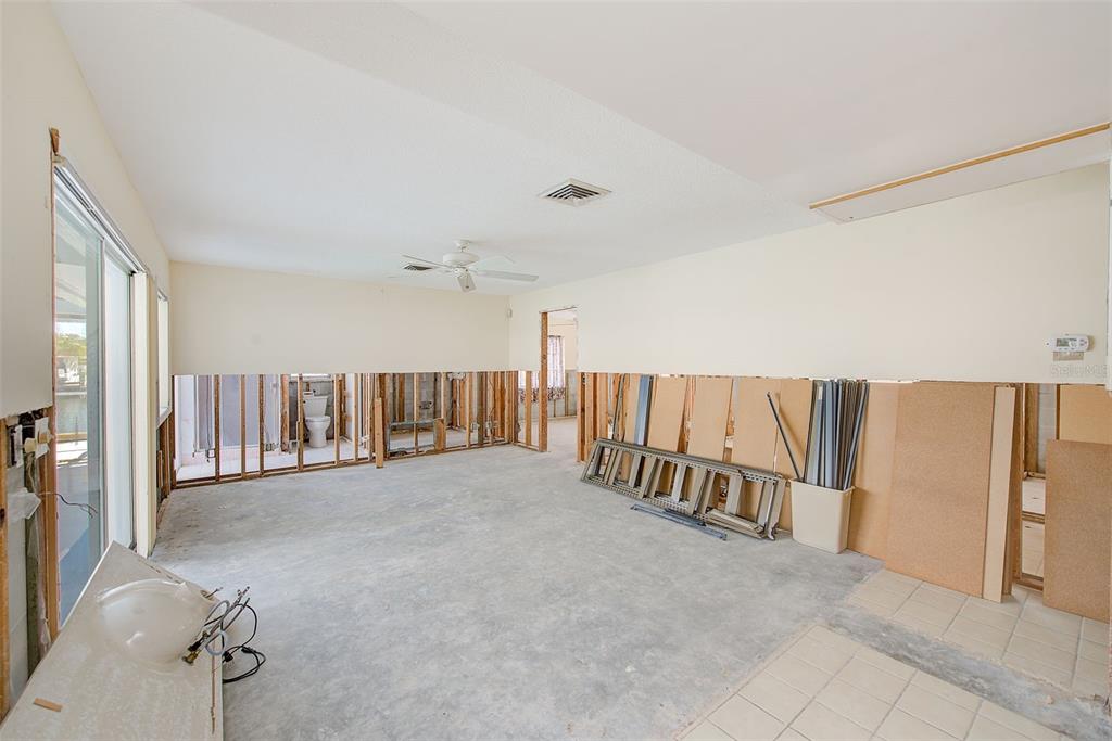 767 Island Way Clearwater, FL 33767 - Photo 17 of 74 a view of a livingroom with a furniture