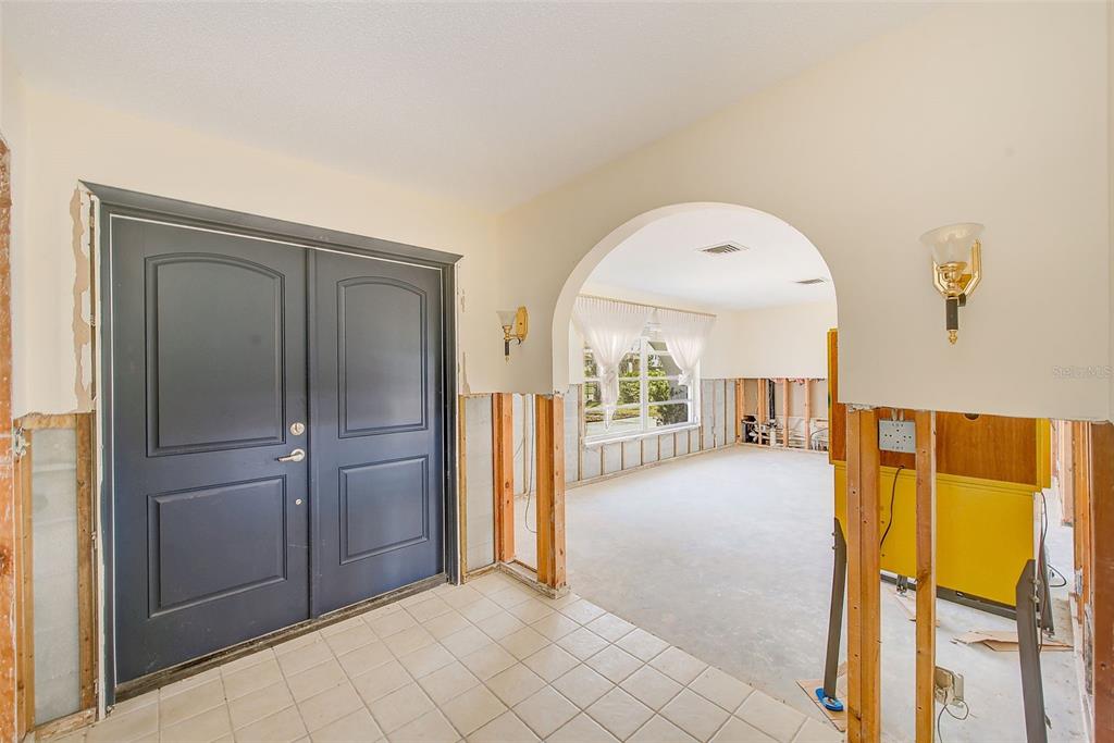 767 Island Way Clearwater, FL 33767 - Photo 6 of 74 a view of entryway with livingroom