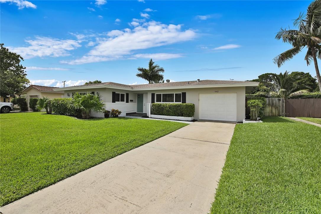 942 Southwest 4th Street Boca Raton, FL 33486 - Photo 2 of 24