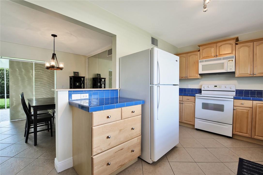 942 Southwest 4th Street Boca Raton, FL 33486 - Photo 12 of 24