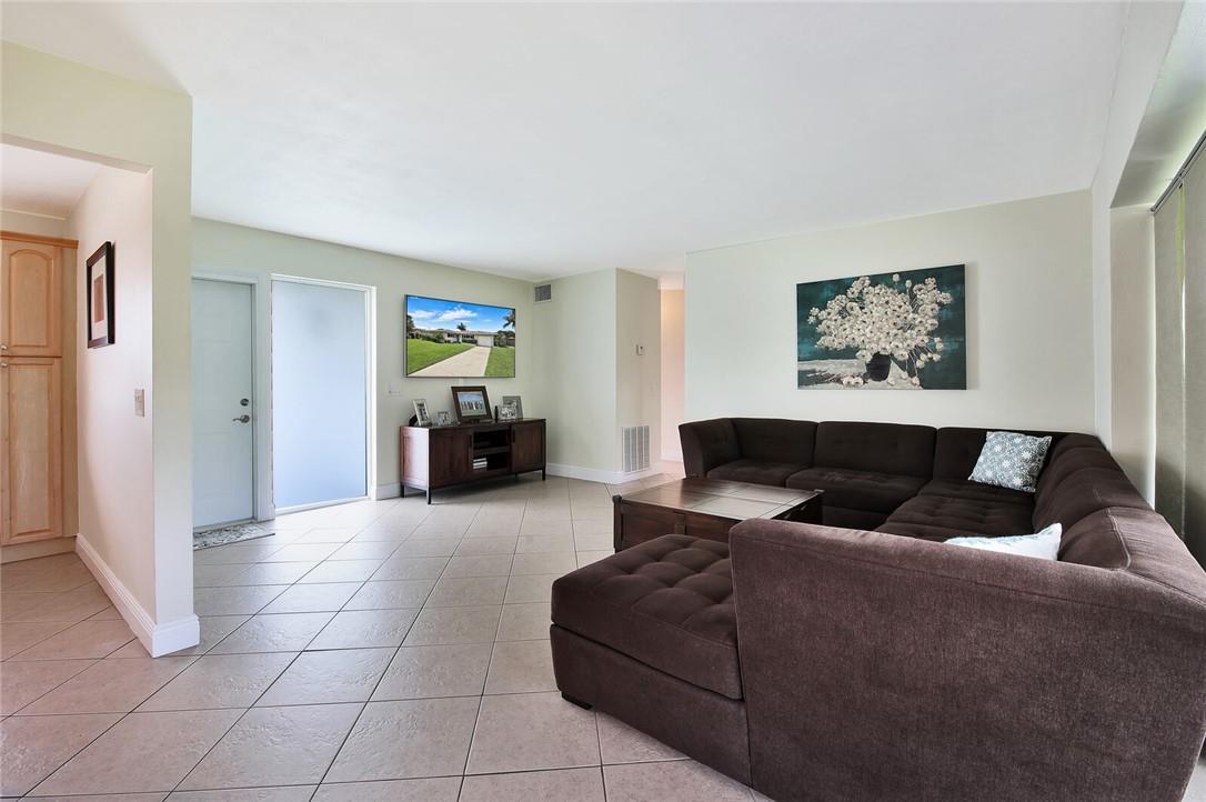 942 Southwest 4th Street Boca Raton, FL 33486 - Photo 8 of 24