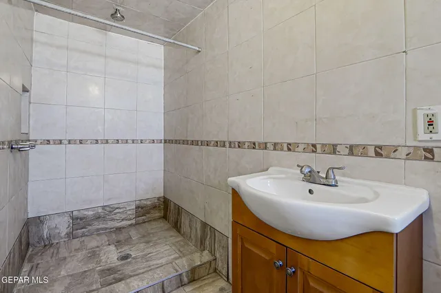 $199,999 | 578 Cora Place, El Paso, TX 79915