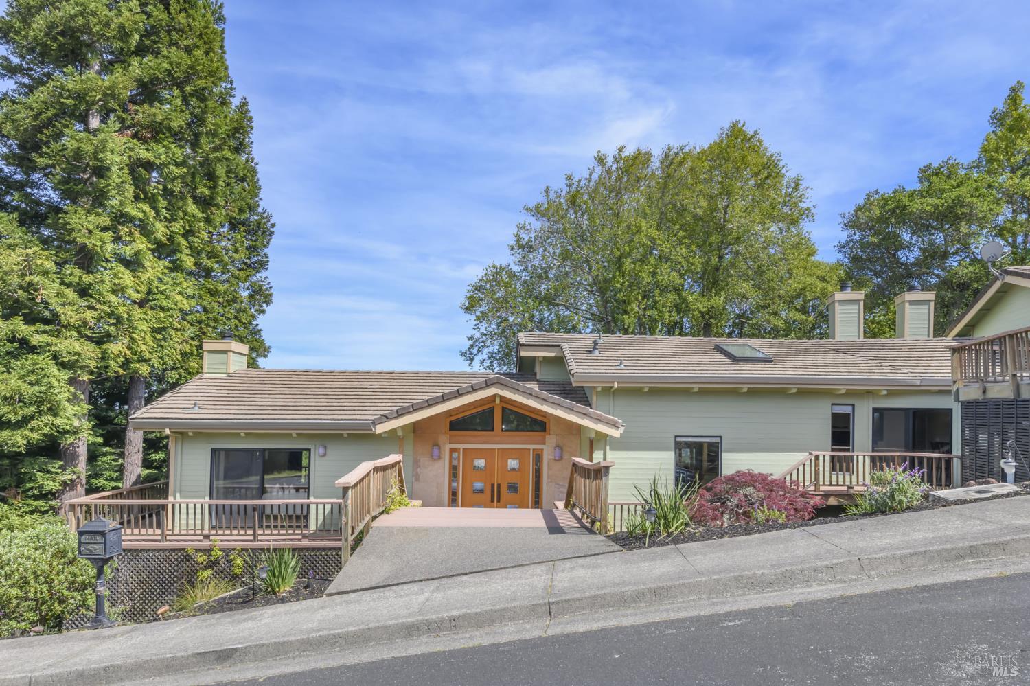 101 Garner Drive Novato, CA 94947 - Photo 3 of 57