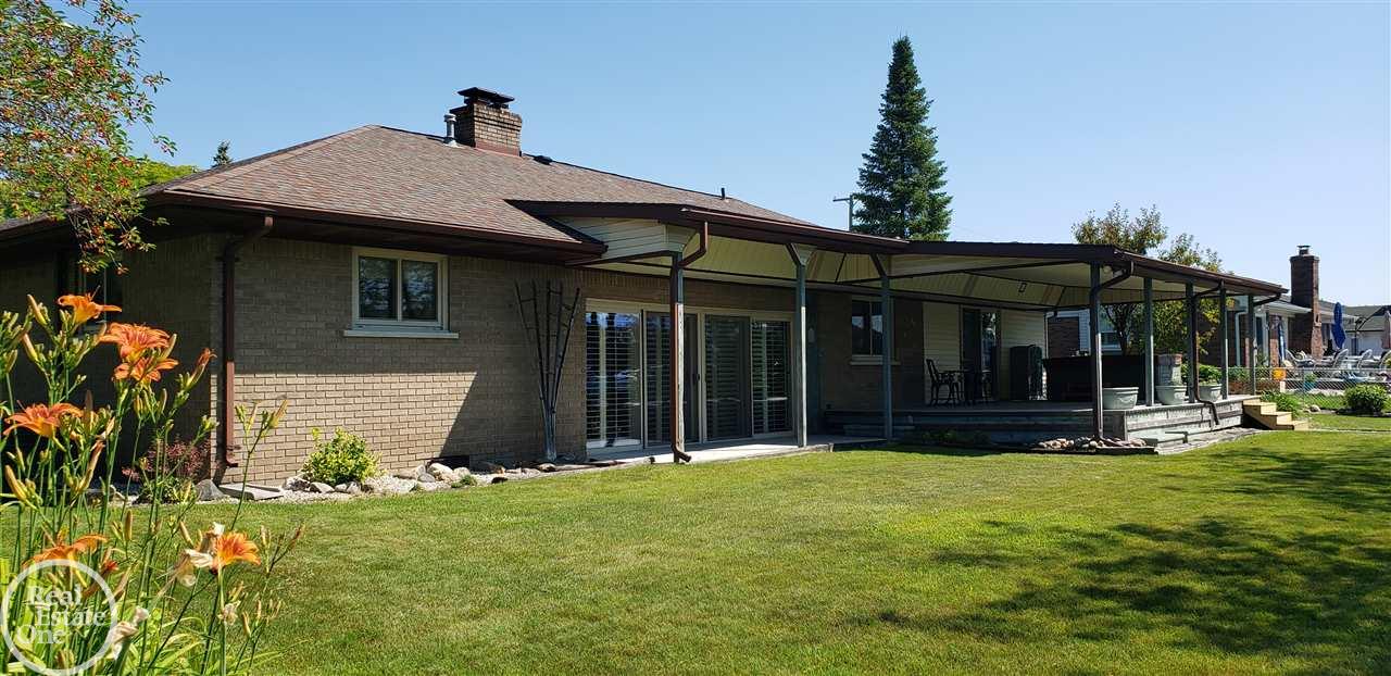 7219 Cardinal Road Algonac, MI 48001 - Photo 11 of 49 50016483-10.JPG