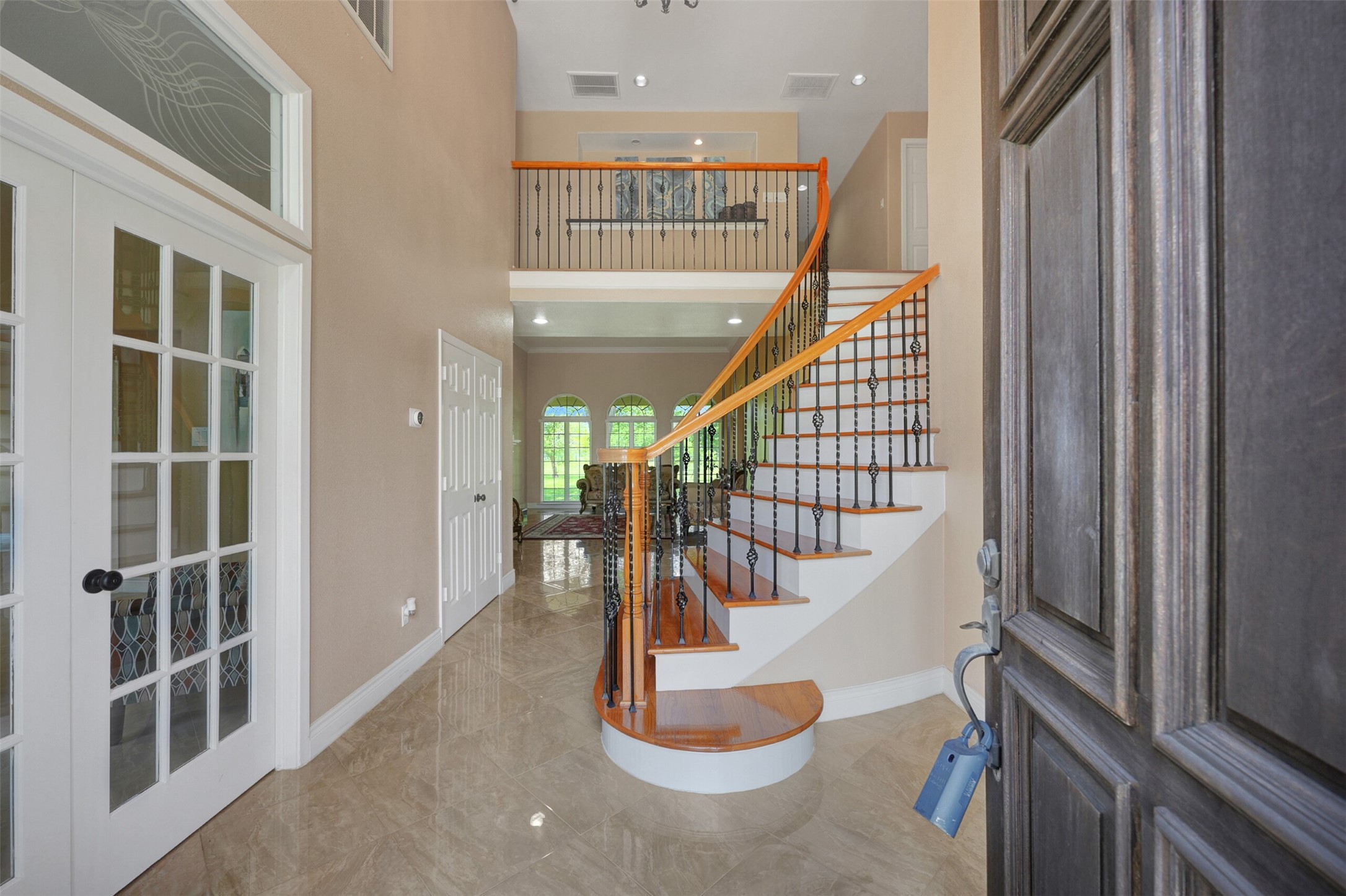 2750 County Road 48 Rosharon, TX 77583 - Photo 8 of 40 a view of entryway