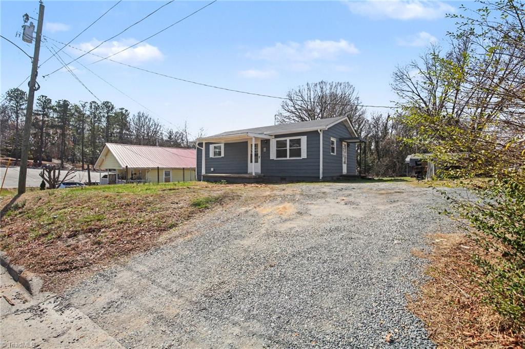 321 Loach Street Asheboro, NC 27203 - Photo 2 of 23