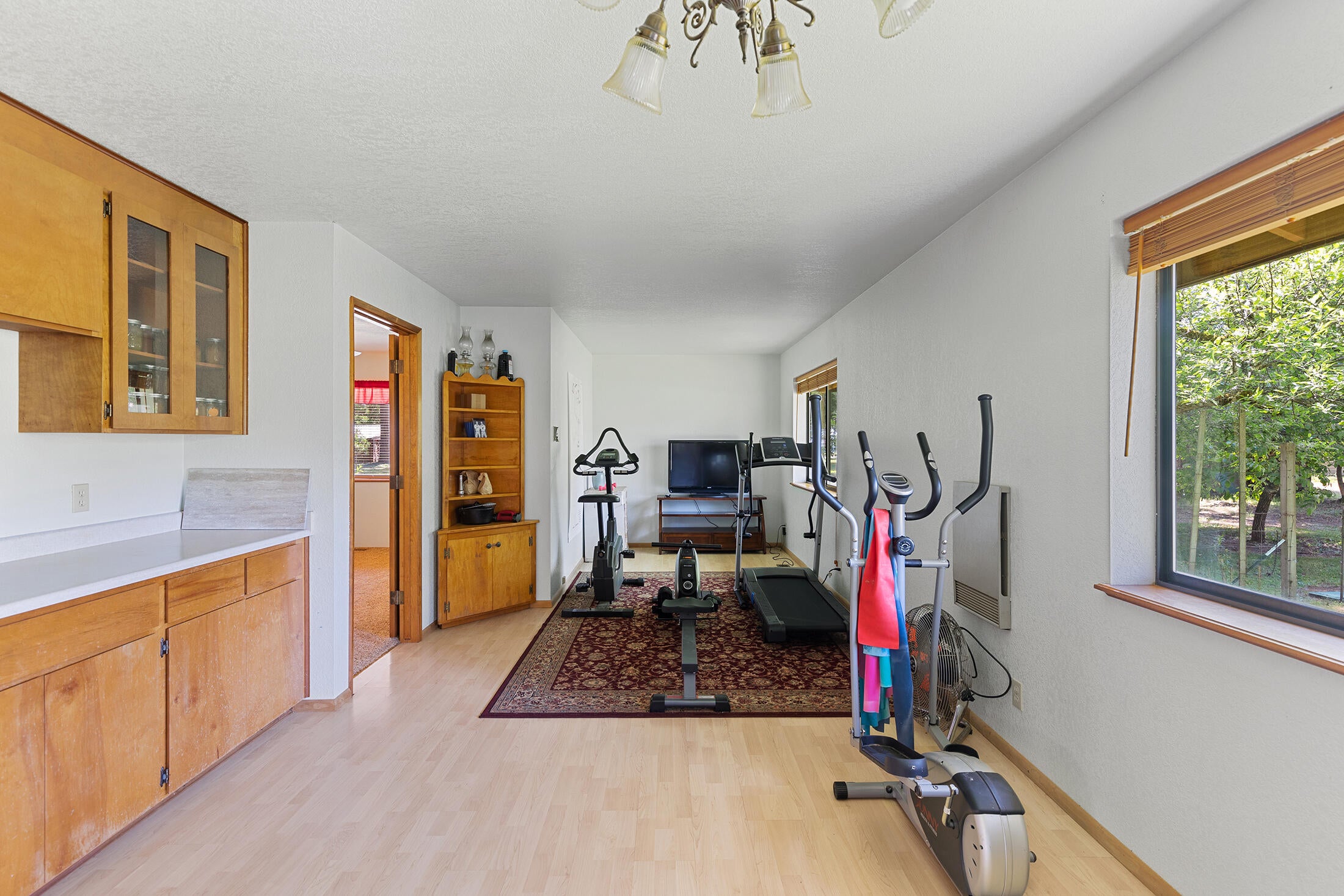4161 Takilma Road Cave Junction, OR 97523 - Photo 29 of 74 In-law quarter living area