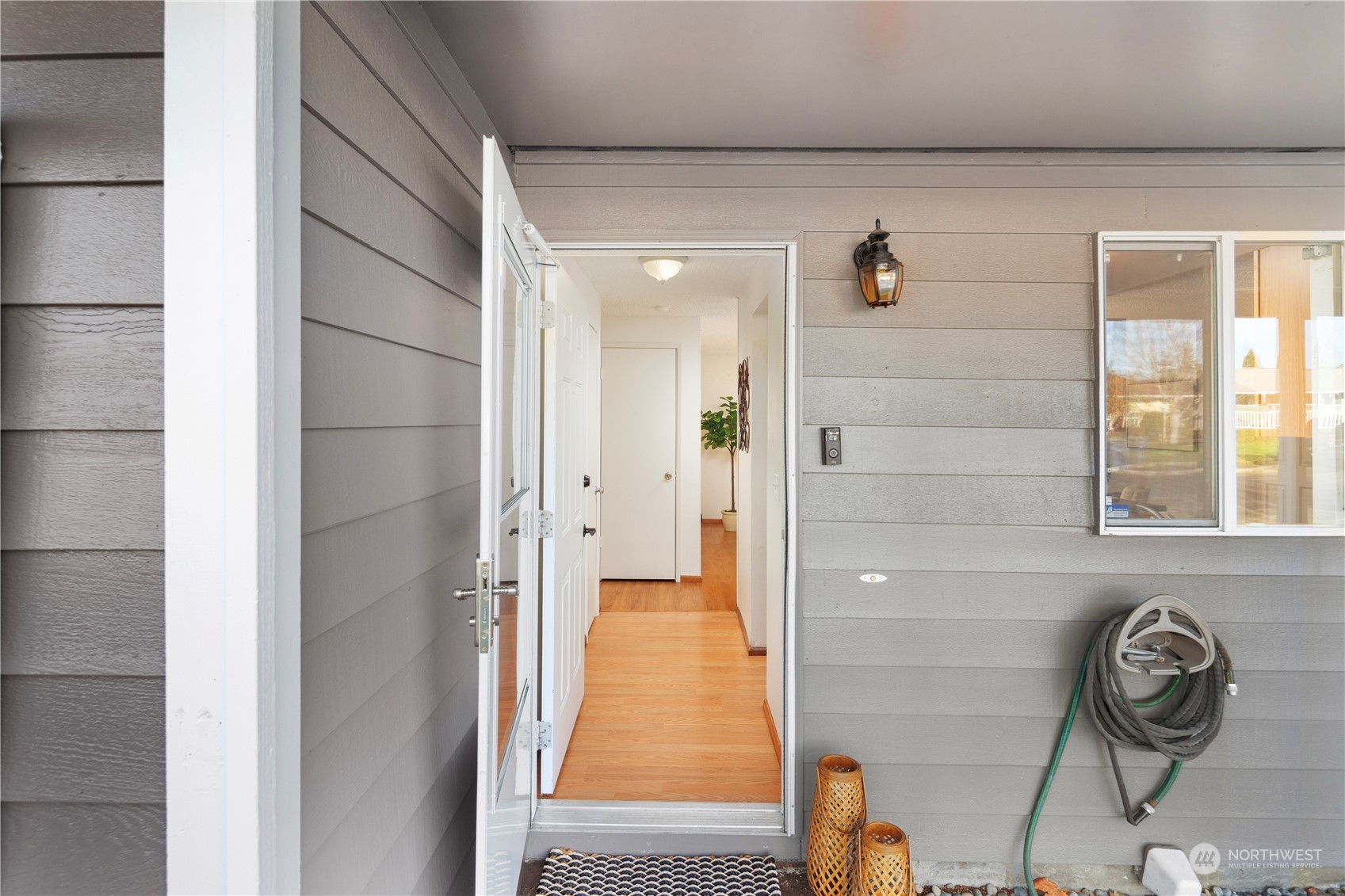 12227 Southeast 165th Street Renton, WA 98058 - Photo 5 of 24 Gallery Image 5