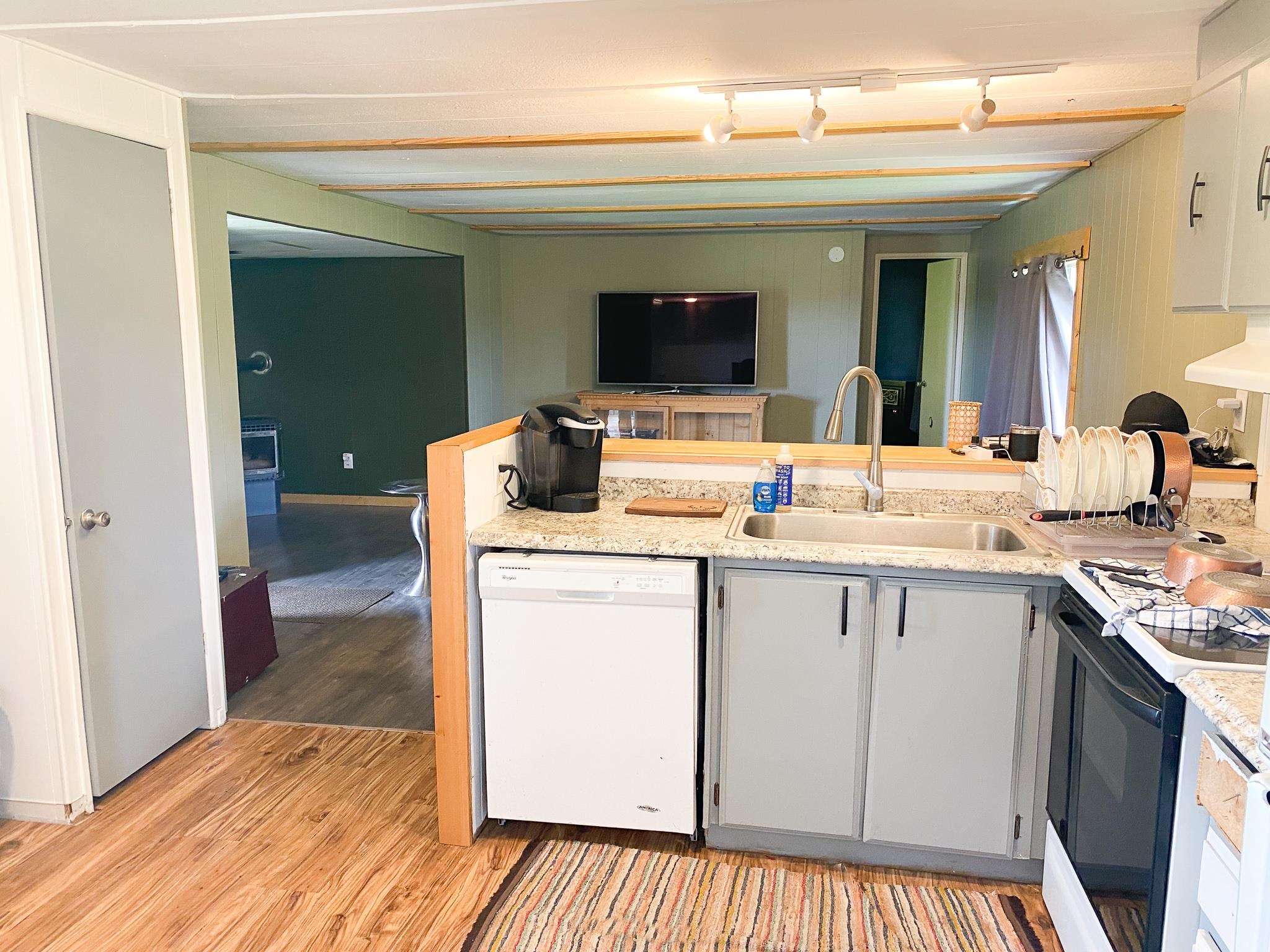 37507 North Elk Chattaroy Road Elk, WA 99009 - Photo 3 of 15
