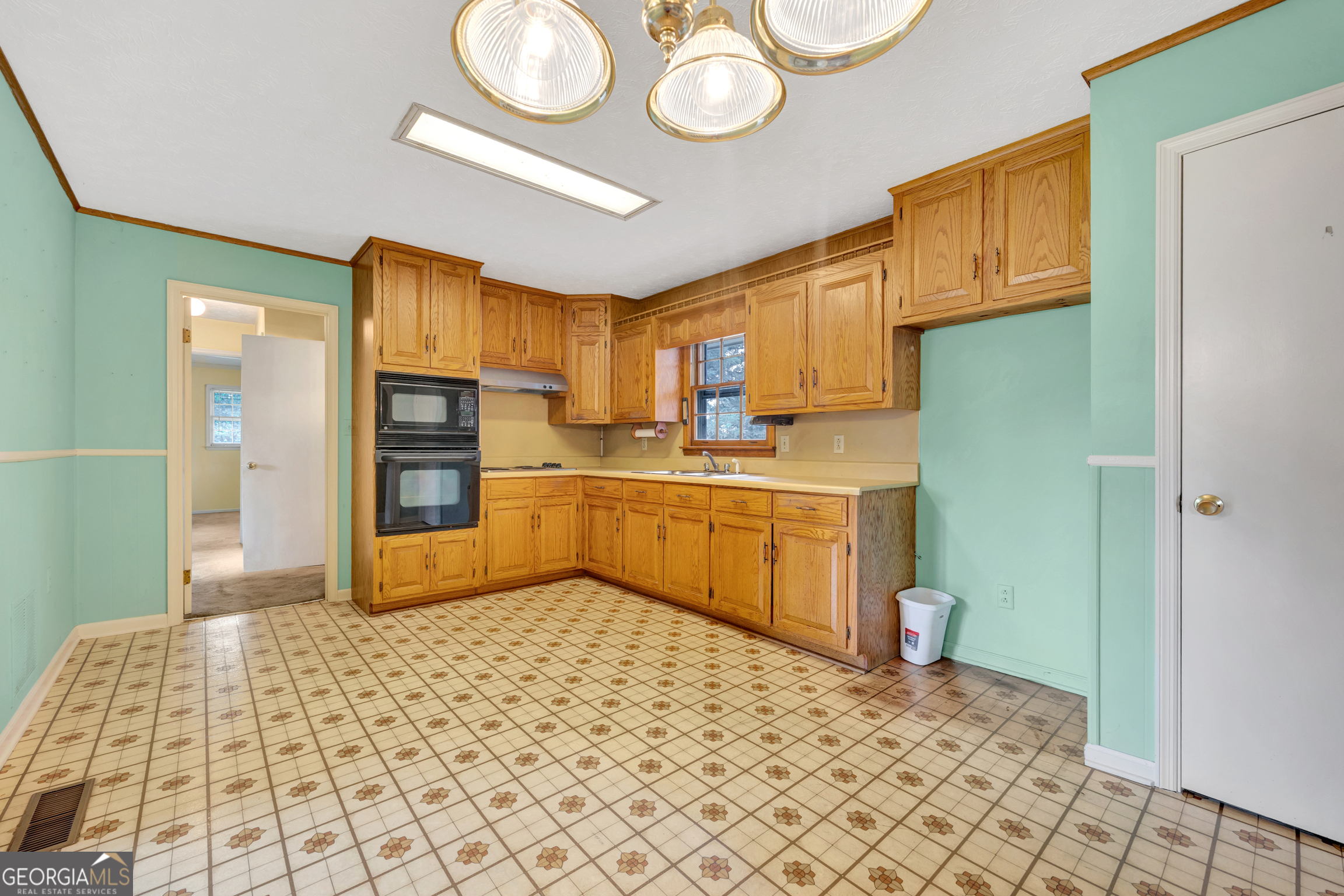 135 Bostwick Road Oxford, GA 30054 - Photo 11 of 35