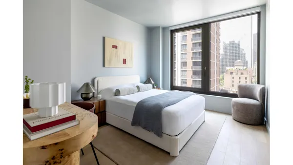 $13,700 | 300 East 50th Street, Unit 21L | Midtown East