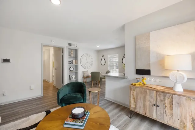 $769 | 2800 South Ashford Road, Unit 201, Houston, TX 77082