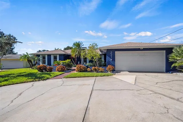 $819,000 | 2214 Davies Avenue, Dunedin, FL 34698