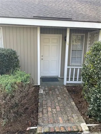 $1,500 | 716 Heavens Drive, Unit 14, Mandeville, LA 70471