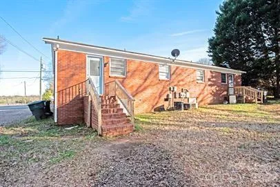 $1,395 | 321 Hamilton Drive Northeast, Concord, NC 28025
