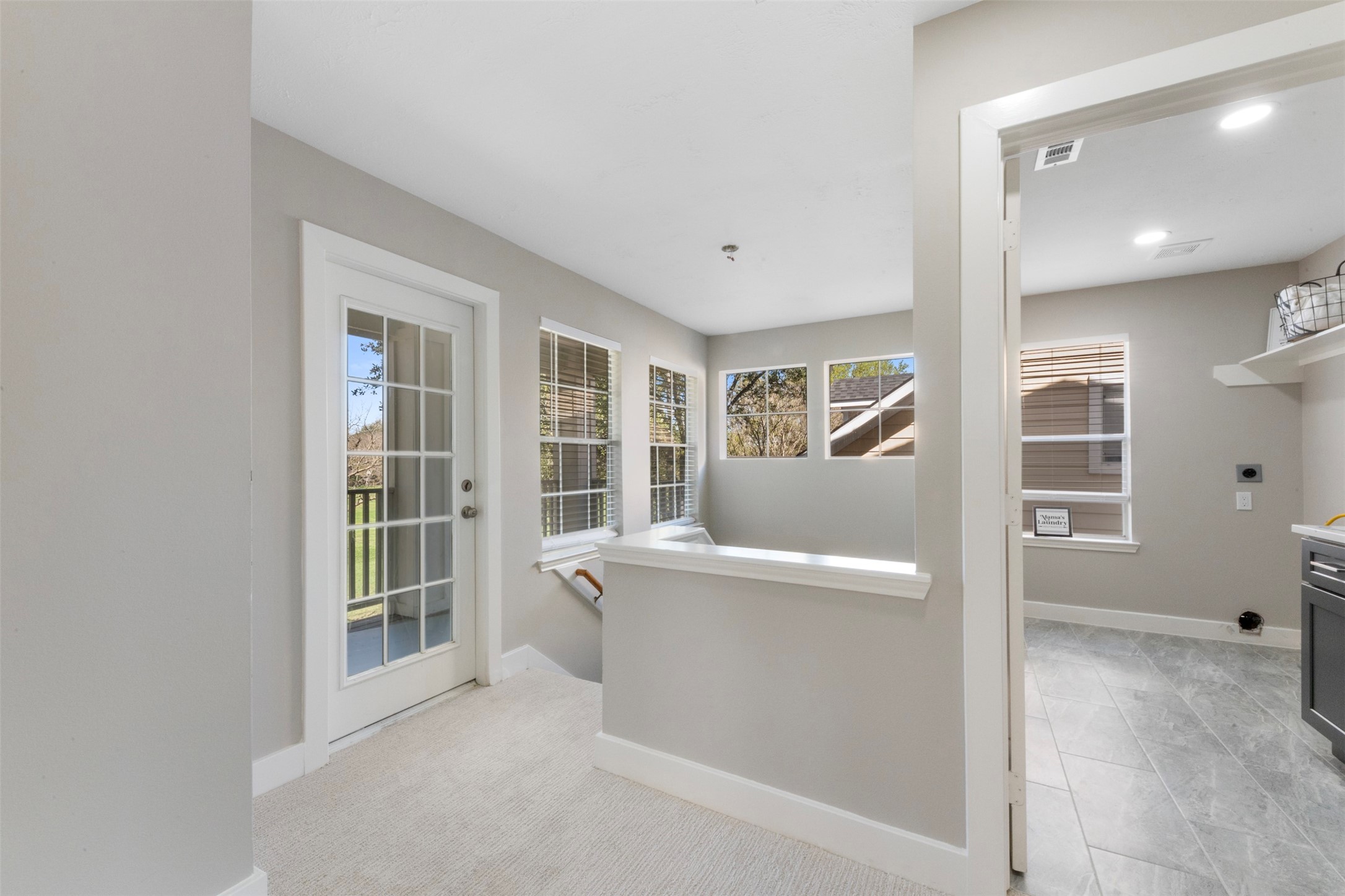 9606 Farrell Drive Houston, TX 77070 - Photo 17 of 37 an empty room with windows