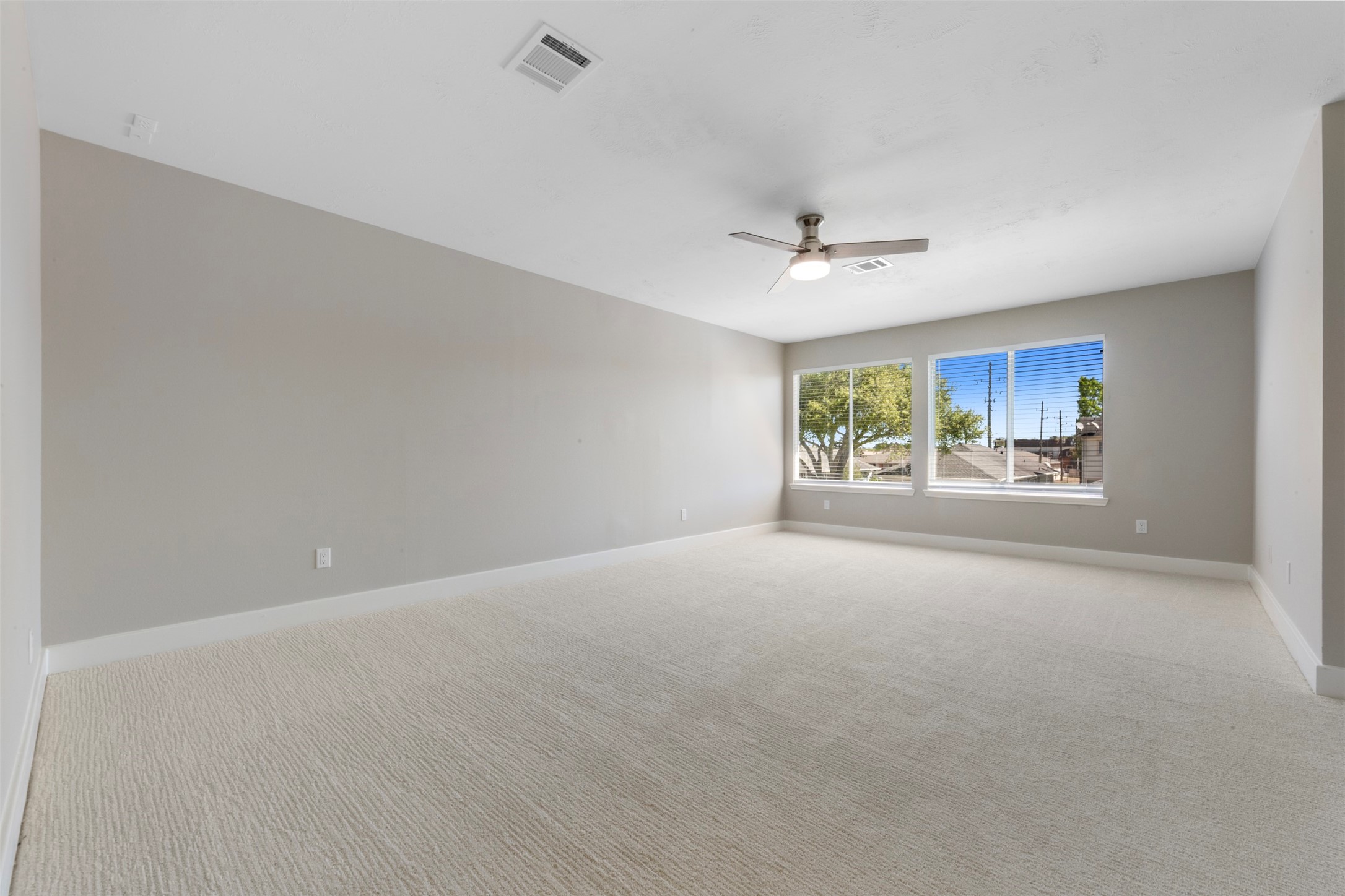 9606 Farrell Drive Houston, TX 77070 - Photo 21 of 37 a view of an empty room with a window