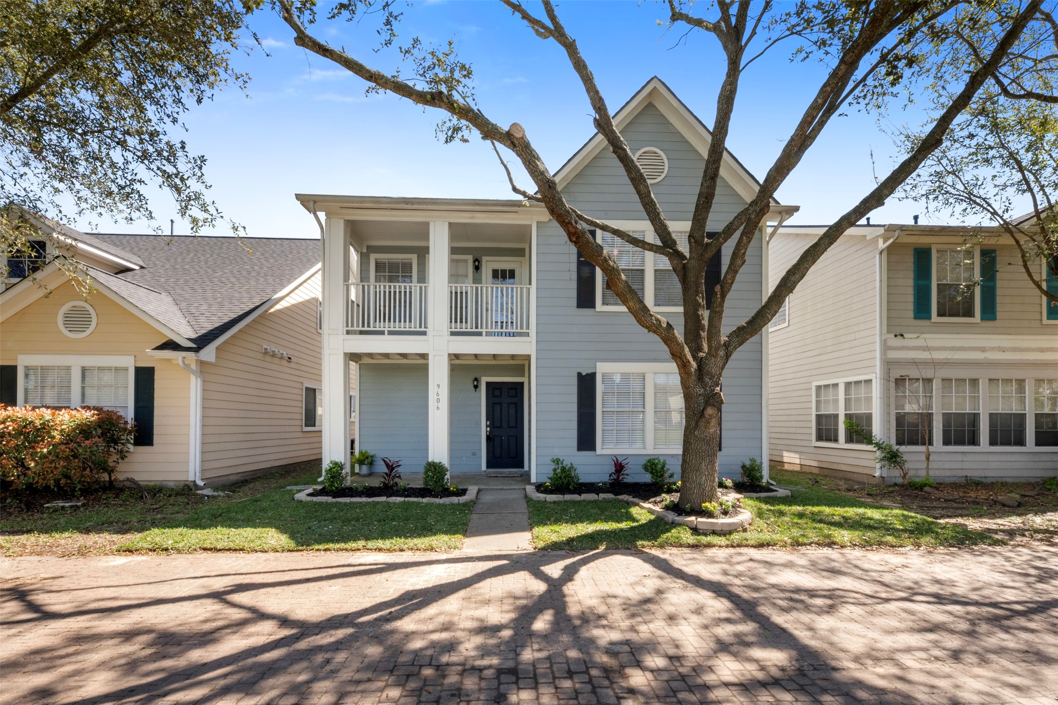 9606 Farrell Drive Houston, TX 77070 - Photo 30 of 37 a front view of a house with a yard