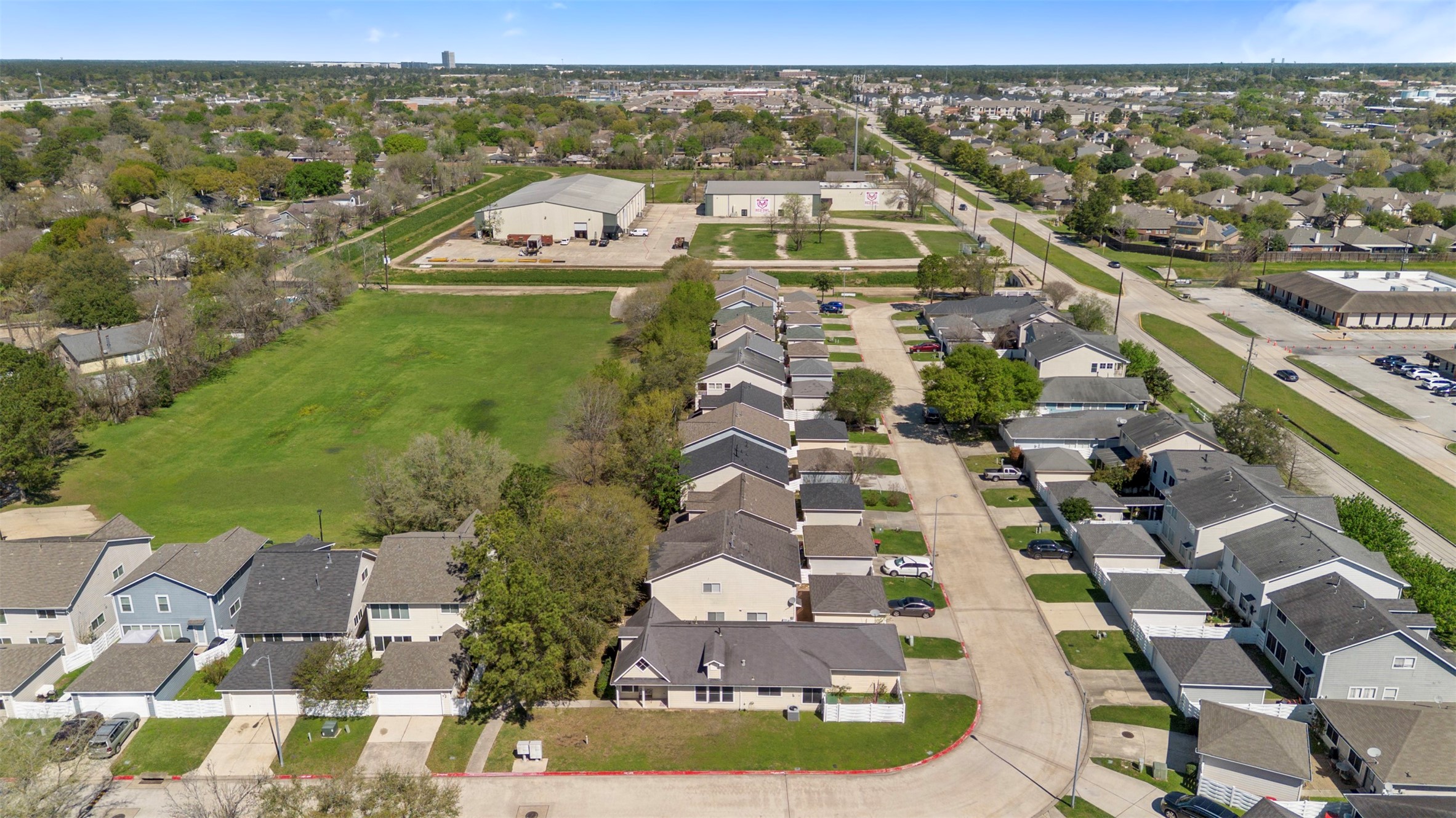 9606 Farrell Drive Houston, TX 77070 - Photo 35 of 37 a view of a city