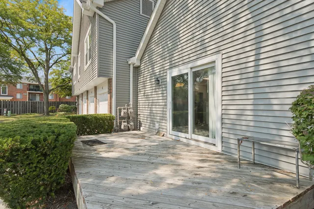 $2,700 | 2791 Wayfaring Lane, Lisle, IL 60532