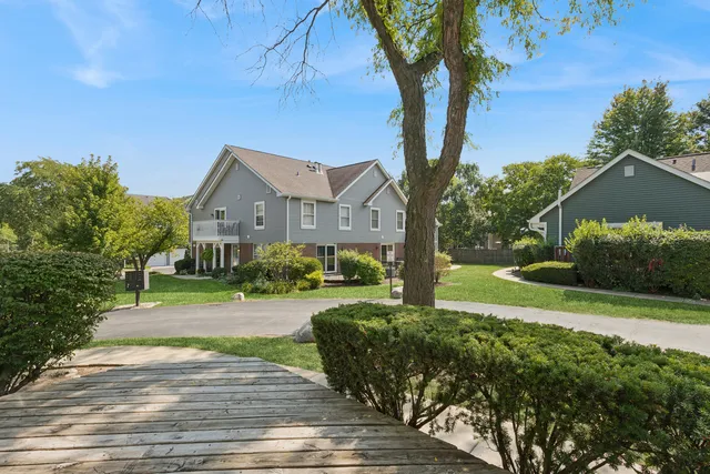 $2,700 | 2791 Wayfaring Lane, Lisle, IL 60532