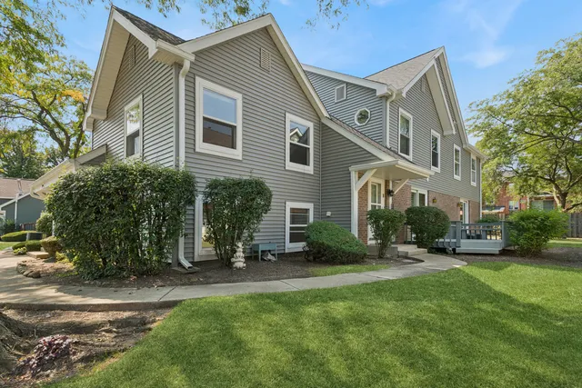 $2,700 | 2791 Wayfaring Lane, Lisle, IL 60532