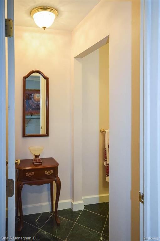 28362 Forestbrook Drive Farmington Hills, MI 48334 - Photo 7 of 38
