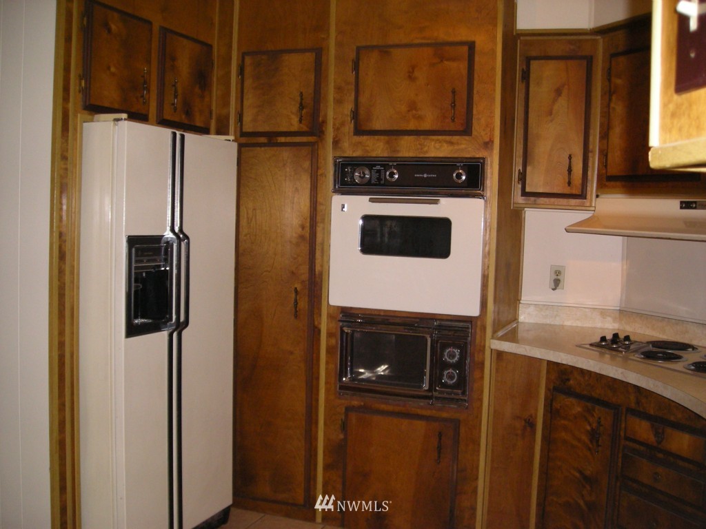 20896 Northeast Melson Road Poulsbo, WA 98370 - Photo 9 of 16 Gallery Image 9