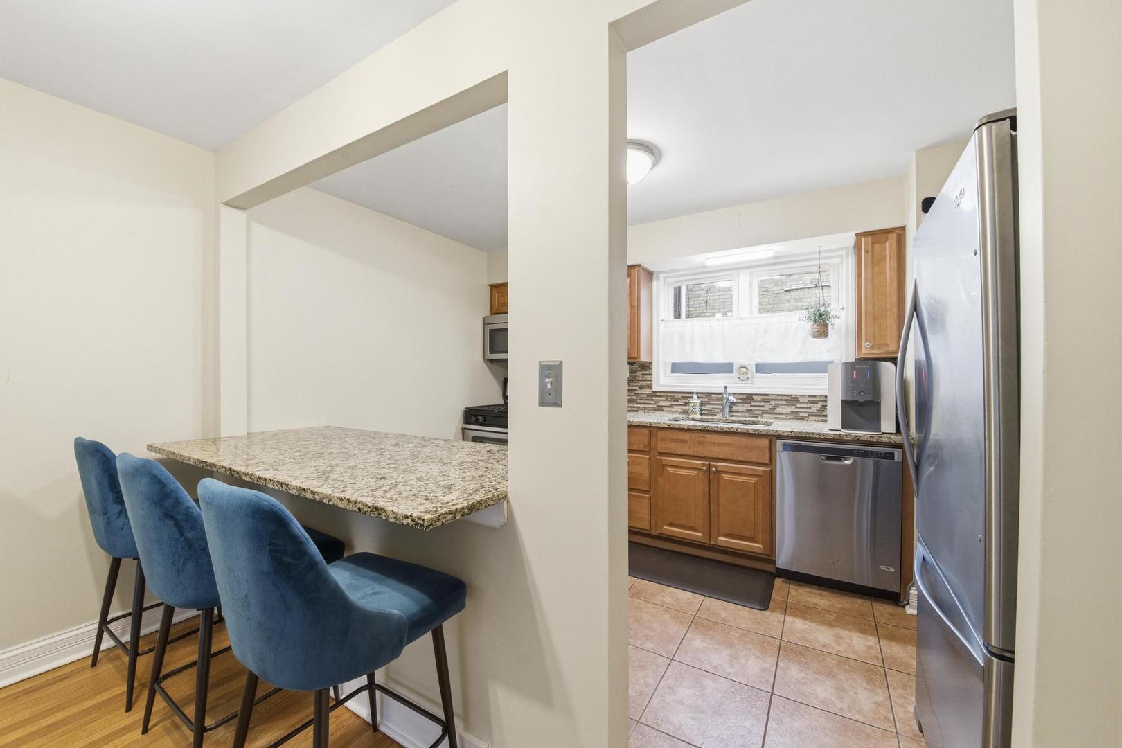 509 1/2 1/2 Ridge Road Wilmette, IL 60091 - Photo 4 of 16