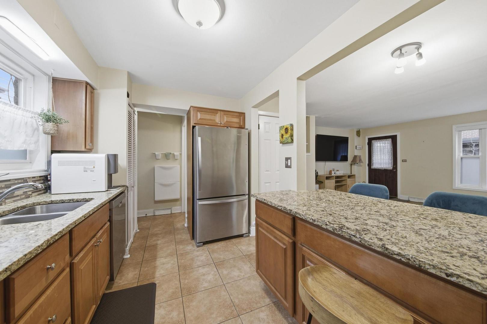 509 1/2 1/2 Ridge Road Wilmette, IL 60091 - Photo 6 of 16