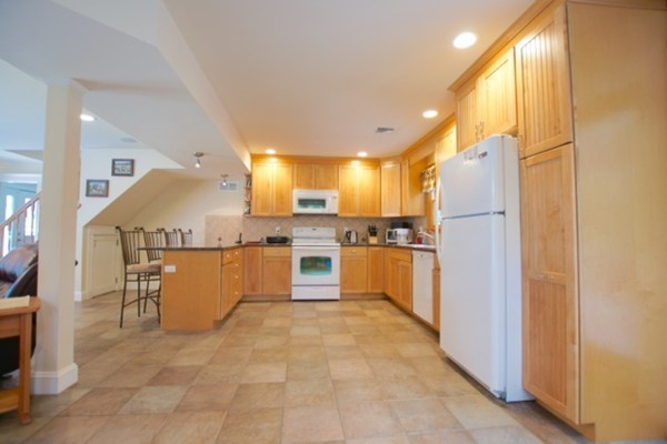 20 Molloy Road Georgetown, MA 01833 - Photo 3 of 22 Gallery Image 3