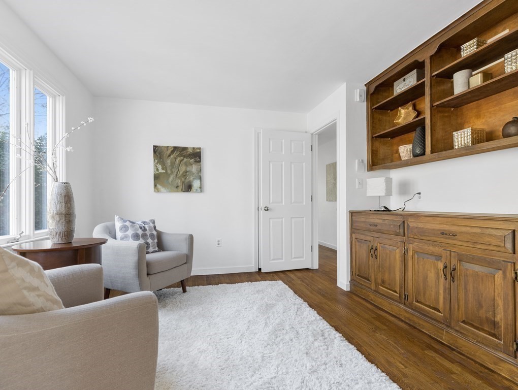 81 Bristol Road Wellesley, MA 02481 - Photo 8 of 24
