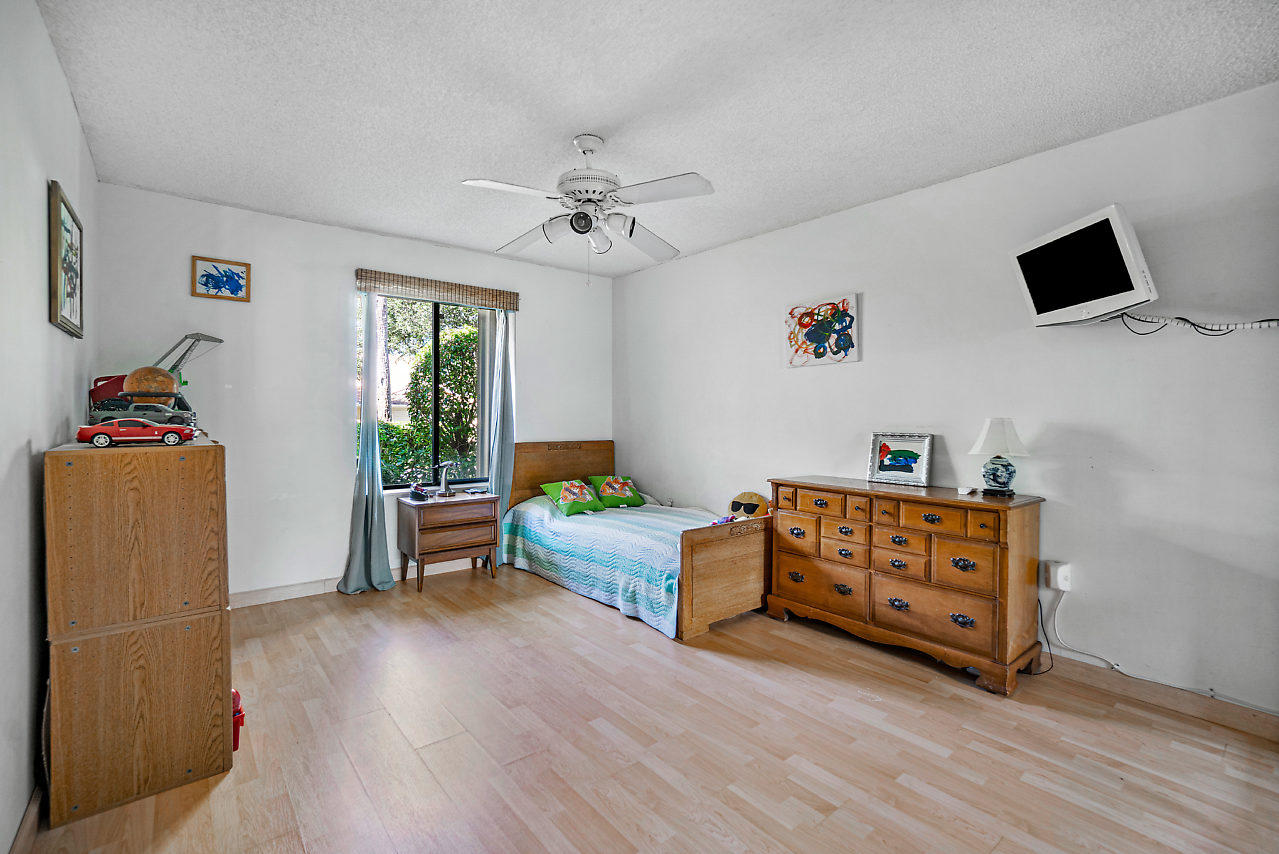 245 Ridge Road Jupiter, FL 33477 - Photo 15 of 34 017-245RidgeRd-Jupiter-FL-small